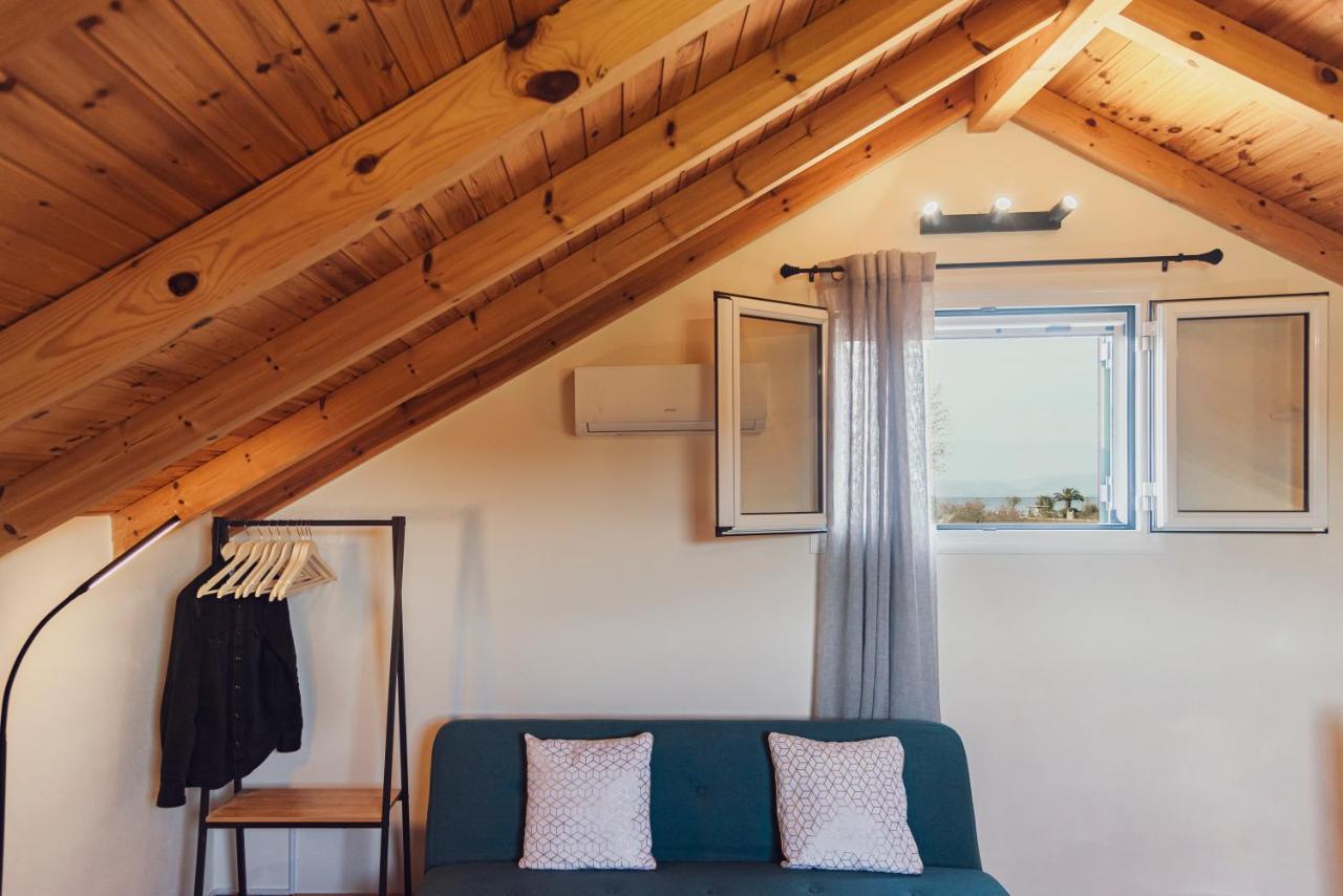 Burnelia Vacation House 莱夫基米 外观 照片